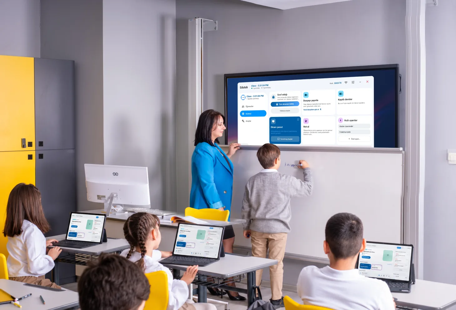 EduTab eğitim tableti ve şarj istasyonu